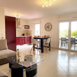  Appartement Tres Bel -residence Avec Piscine Sur Le Toit Et Vue Panoramique